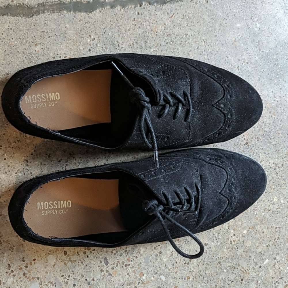 Black women's Oxford shoes